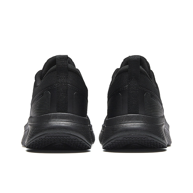 CROSS TRAINING SHOES