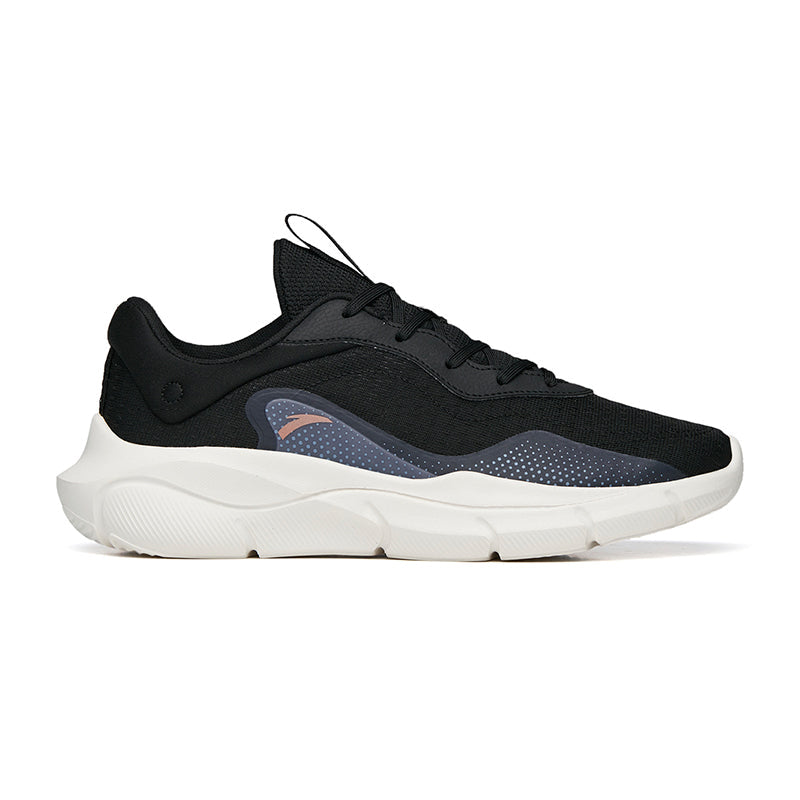 CROSS-TRAINING SHOES