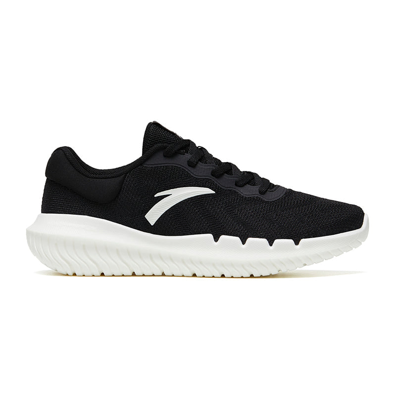 CROSS-TRAINING SHOES