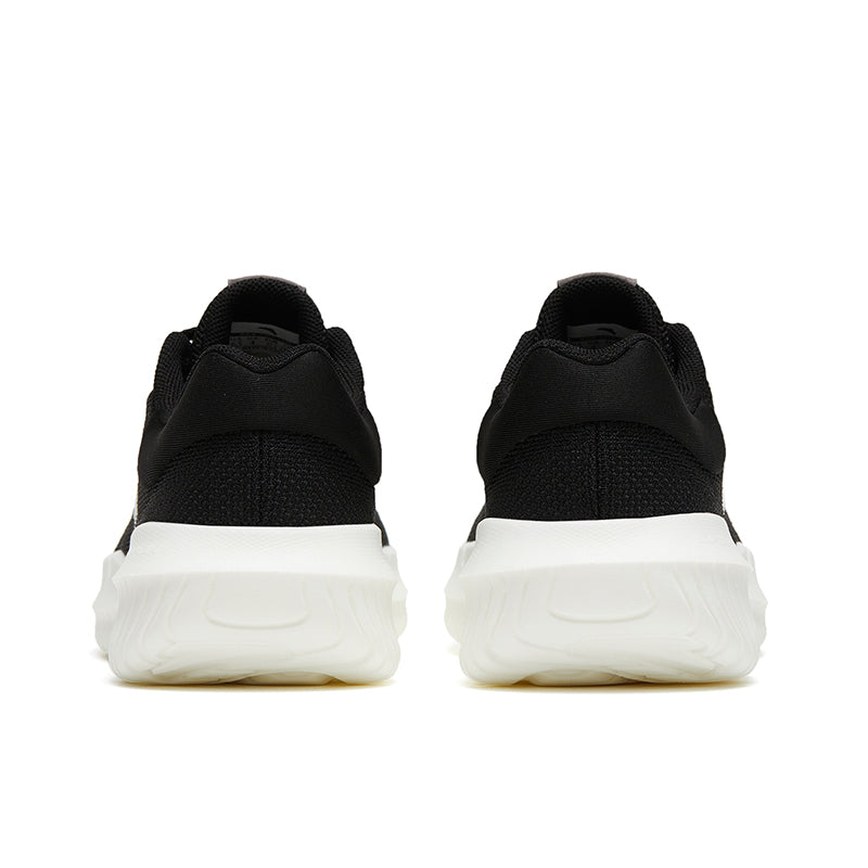 CROSS-TRAINING SHOES