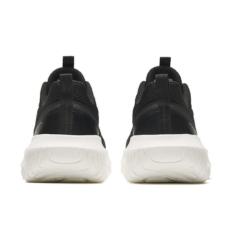 CROSS-TRAINING SHOES