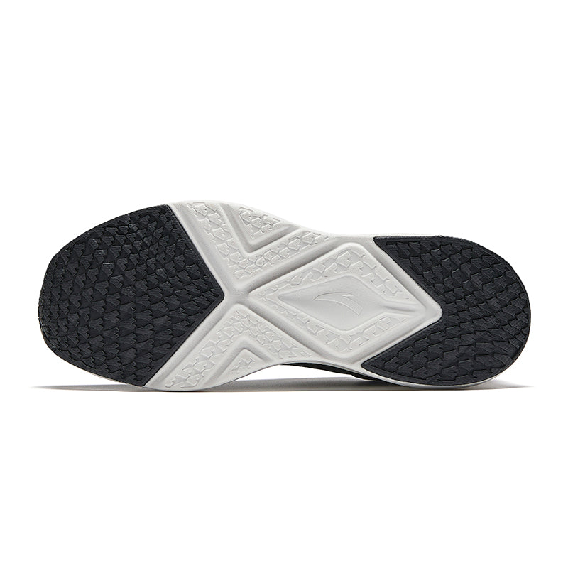 CROSS TRAINING SHOES