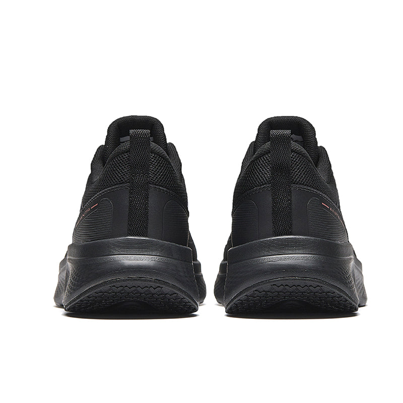 CROSS TRAINING SHOES