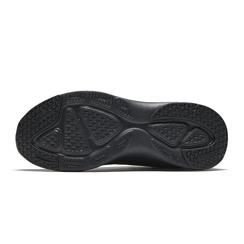 CROSS TRAINING SHOES