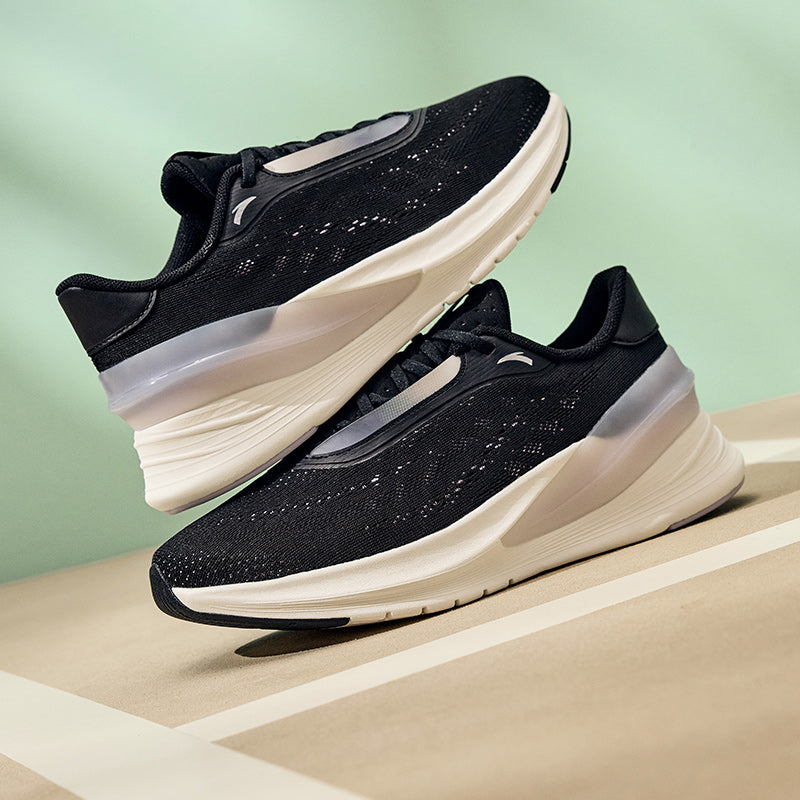 RUNNING SHOES