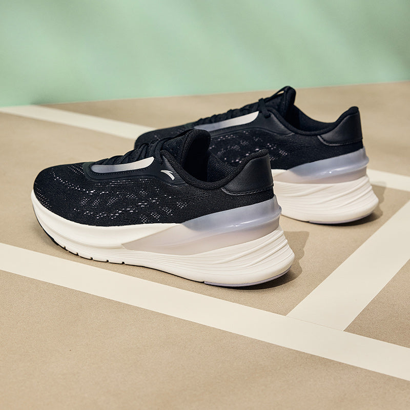 RUNNING SHOES
