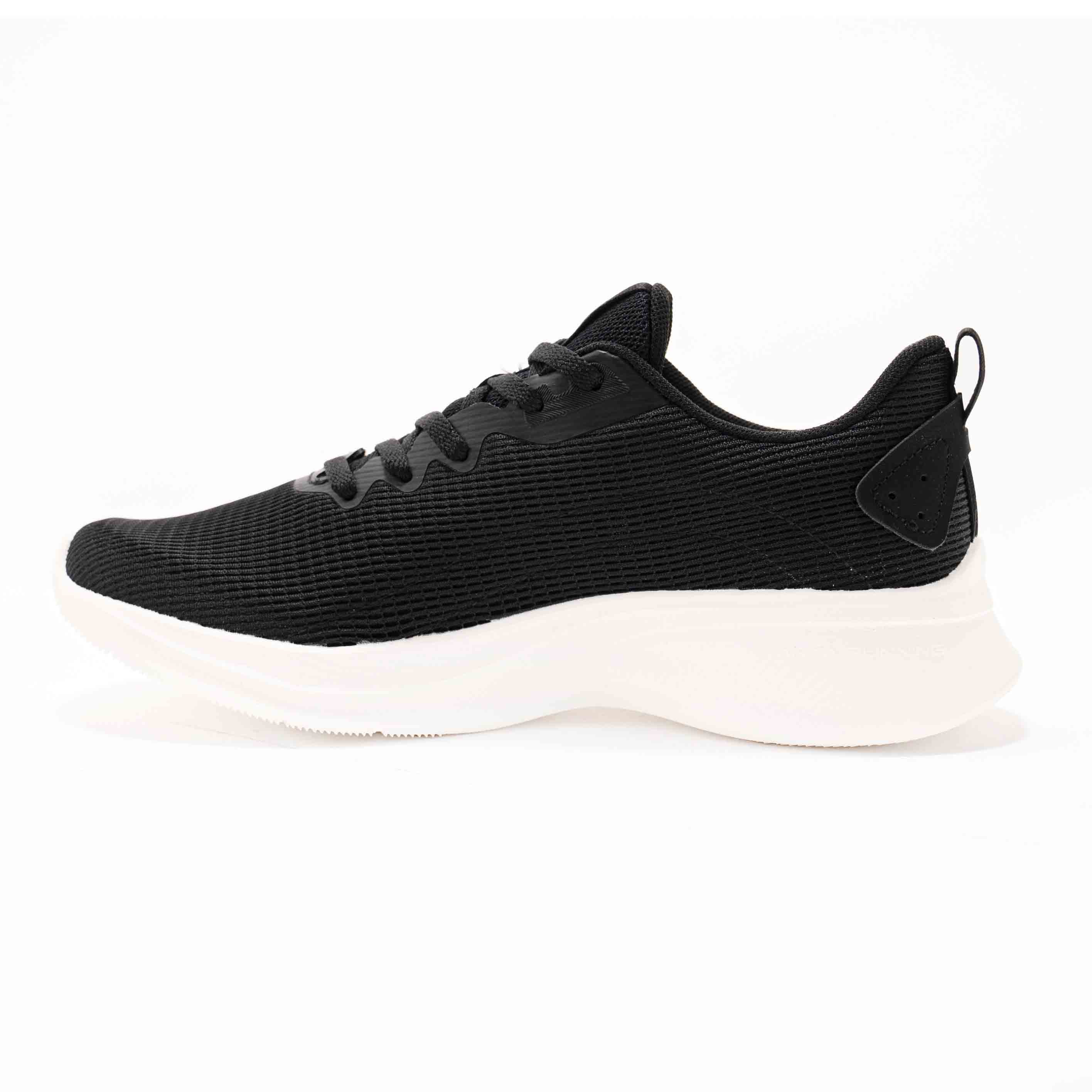 RUNNING SHOES