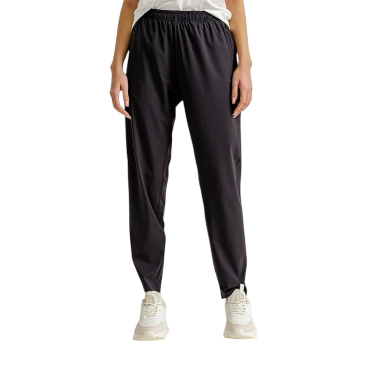 FRG ANTA A-Cool black ankle pants in lightweight, breathable stretch fabric for activewear and casual comfort.