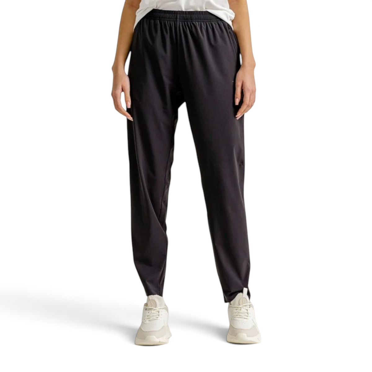 FRG ANTA A-Cool black ankle pants in lightweight, breathable stretch fabric for activewear and casual comfort.