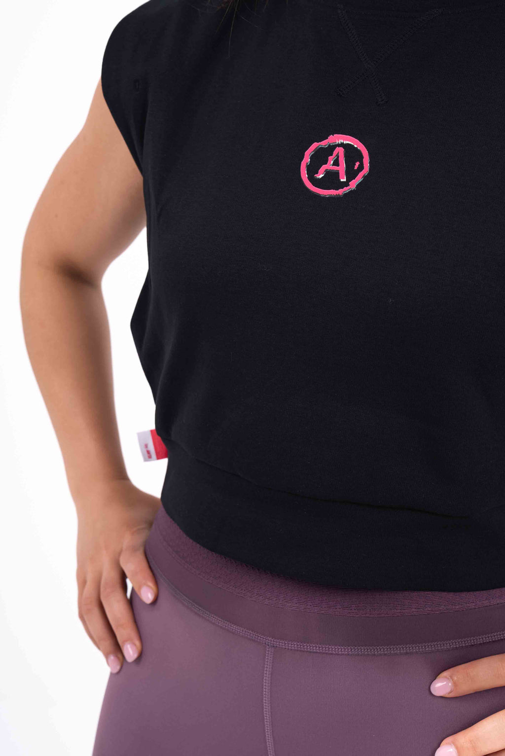 SS TEE