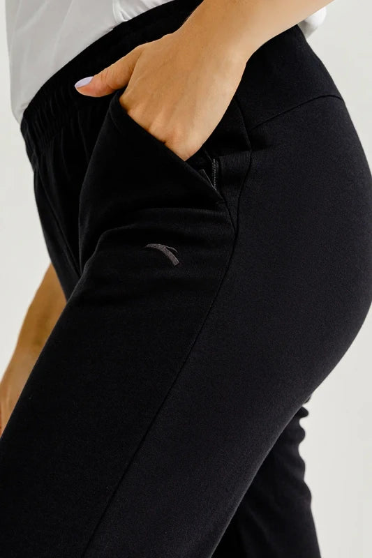 ANTA A-Sports Shape Knit Ankle Pants Basic Black