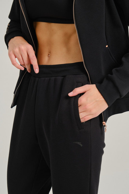 ANTA A-Sports Shape Knit Ankle Pants Black