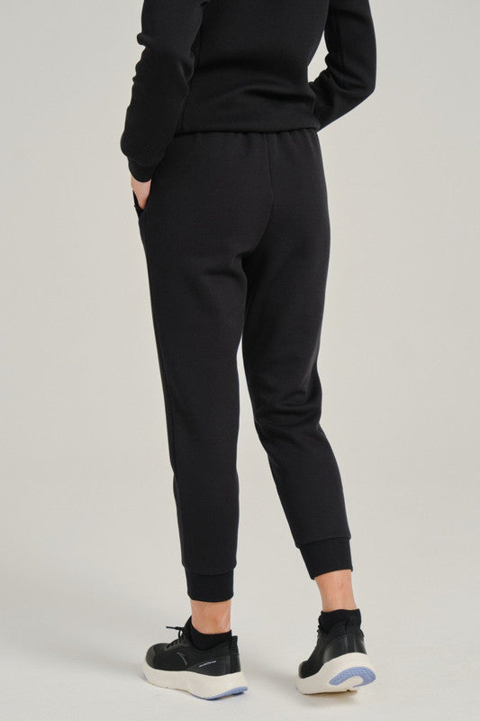 ANTA A-Sports Shape Knit Ankle Pants Black