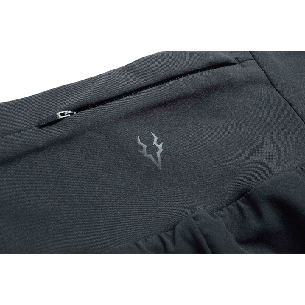 FRG ANTA A-Cool black running shorts featuring a secure zippered back pocket and reflective logo detail.