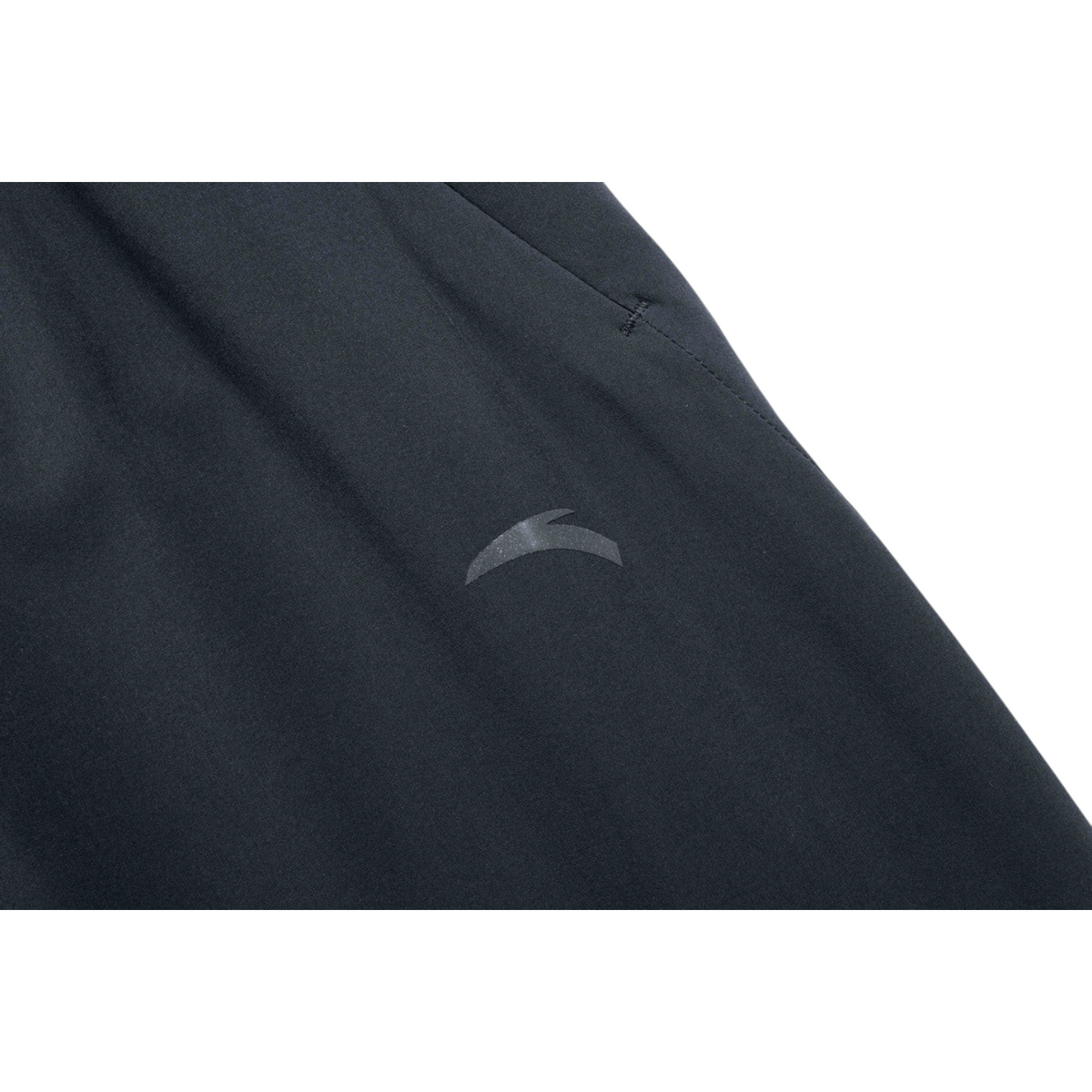 FRG ANTA A-Chill Touch running ankle pants in basic black featuring a subtle logo detail on lightweight fabric