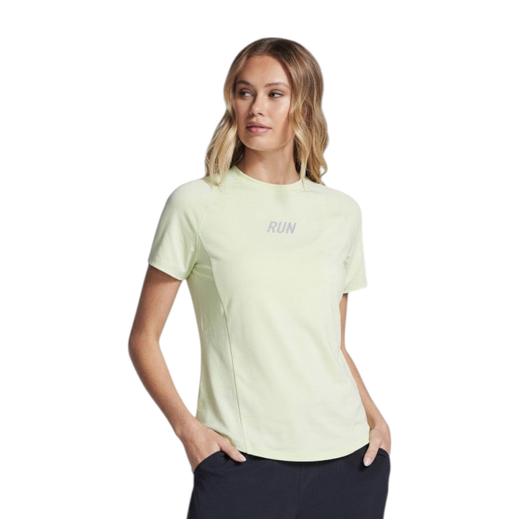 FRG ANTA A-Chill Touch green running t-shirt with short sleeves and reflective RUN print on a female model