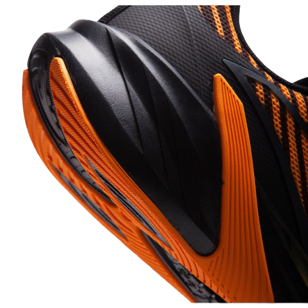 RUNNING SHOES